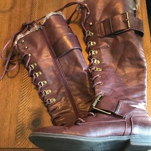 Women’s knee-high brown leather winter boots